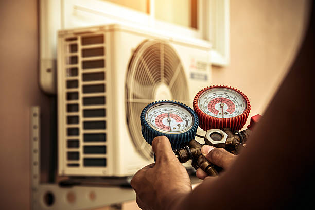 Professional Ac Installation technician working in Saint Charles, IL